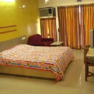 Hôtel Woodland Regency à Silvassa Extérieur photo